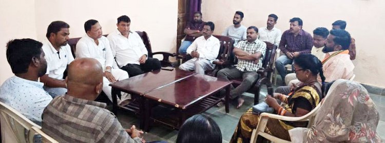 शपथ ग्रहण के पूर्व भाजपा के पार्षदों की बैठक