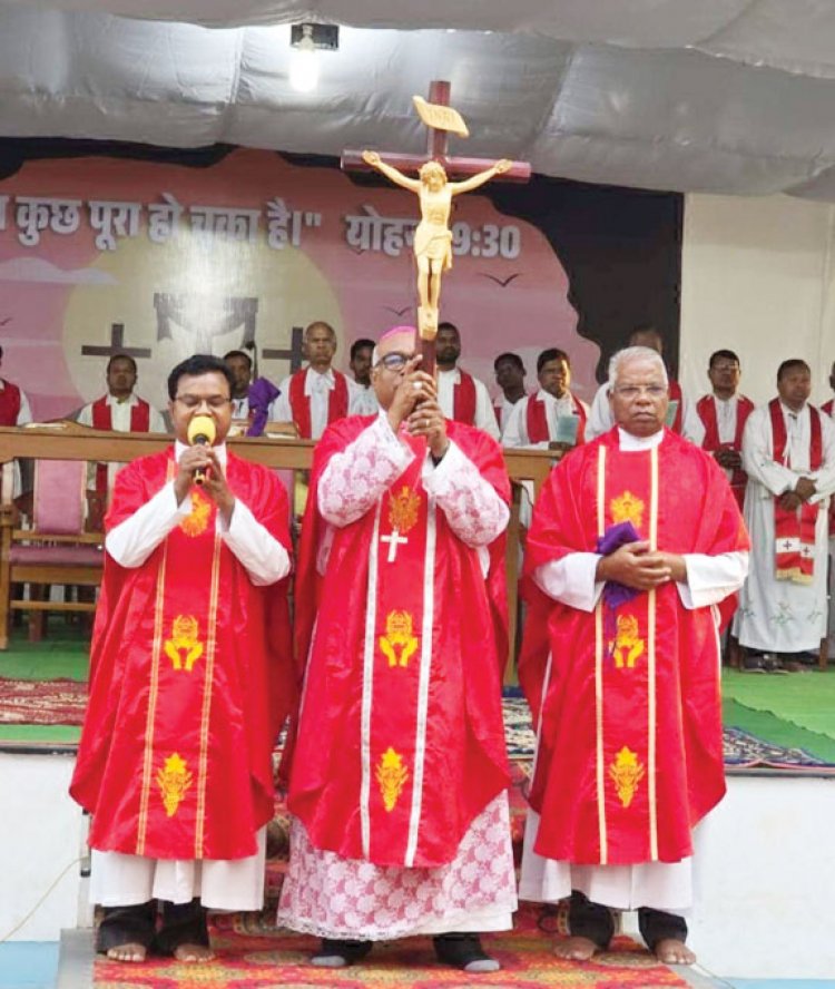 महागिरिजाघर में गुडफ्राइडे पर विविध धार्मिक अनुष्ठान