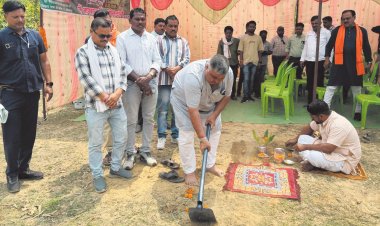 झिरमिट्टी खरफरी नालझिरमिट्टी खरफरी नाला में एनीकट निर्माण का विधायक ने किया भूमिपूजनण का विधायक ने किया भूमिपूजन