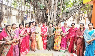 पति की दीर्घायु के लिए रखा वट सावित्री व्रत