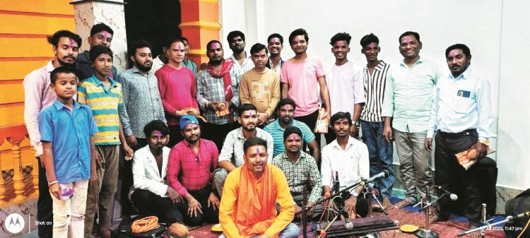 गुरु पूर्णिमा पर सिहावा के संगीतकारों की सांकरा में मनमोहक प्रस्तुति