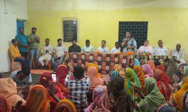 डीह बाबा में 18.81 लाख से निर्मित यात्री प्रतीक्षालय का विधायक एवं महापौर ने किया लोकापर्ण