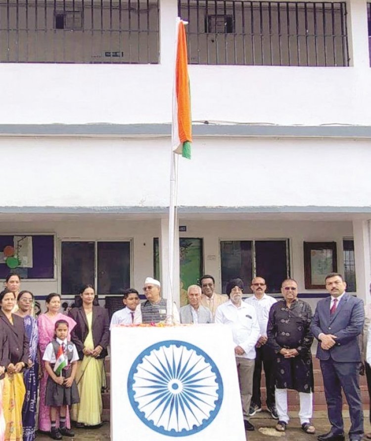 रॉयल किड्स में धूमधाम से मना स्वतंत्रता दिवस