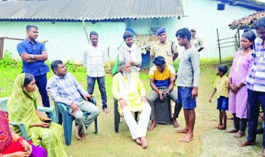 सडक़ हादसे में घायल महिला के परिजनों से मिले सांसद भोजराज