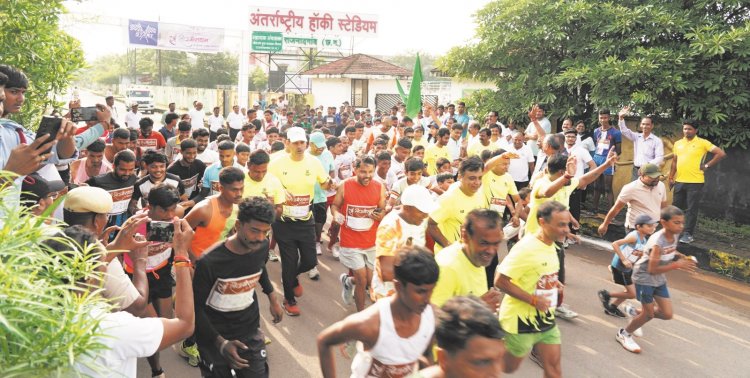 समाज को नशे से दूर  रहने दिया संदेश