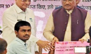 मुख्यमंत्री नोनी बाबू मेधावी शिक्षा सहायता योजना से बिट्टू का संवर रहा भविष्य