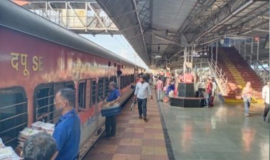 रायपुर रेलवे स्टेशन पर रोजाना 60 हजार यात्रियों की भीड़, ₹15 में भोजन और ₹99 में हेल्थ चेकअप की सुविधा
