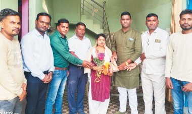 डुंडेरा के पोस्टमास्टर को भारत सरकार ने किया सम्मानित, ग्रामीणों ने दी बधाई