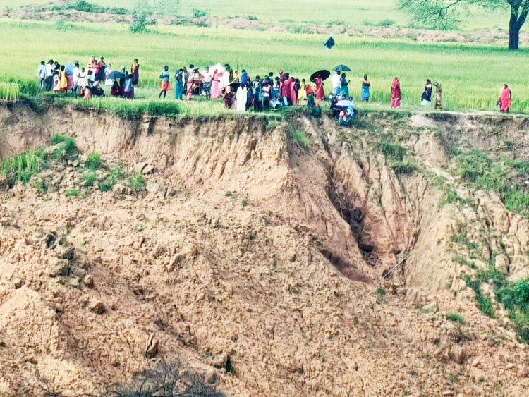 अमेरा खदान विस्तार का विरोध, उत्तेजित ग्रामीणों ने गाडिय़ों में तोडफ़ोड़