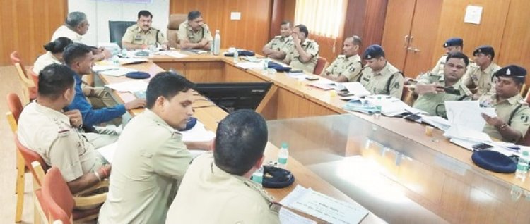 एसपी ने दीपावली पर अपराध नियंत्रण के लिए ली बैठक