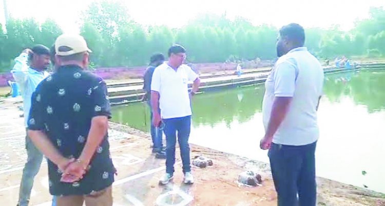 छठ के लिए तालाबों की सफाई का निरीक्षण