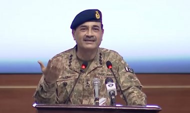 पाकिस्तान का विवादित संशोधन: आसिम मुनीर को मिलेगा ‘बादशाह’ का दर्जा, शहबाज और जरदारी की कोई चुनौती नहीं