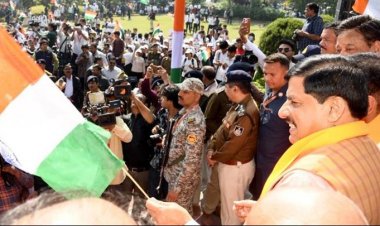 मुख्यमंत्री डॉ. मोहन यादव सरदार वल्लभ भाई पटेल की 150वीं जयंती पर भोपाल- सीहोर लोकसभा क्षेत्र में निकाले जा रहे यूनिटी मार्च में वल्लभ भवन में सरदार पटेल पार्क में शामिल हुए।