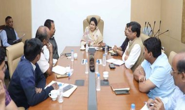 विकास कार्यों में तेजी लाएं, जनता को मिले सीधा लाभ : राज्यमंत्री श्रीमती गौर