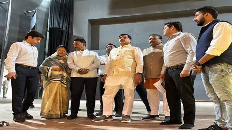 मुख्यमंत्री डॉ. यादव ने ऐतिहासिक और धार्मिक धरोहर गोपाल मंदिर का किया औचक निरीक्षण