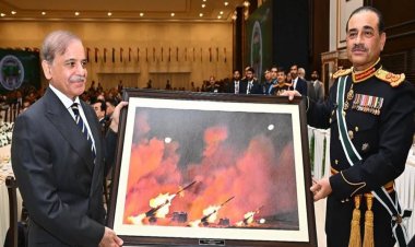 आसिम मुनीर को पाकिस्तान में बड़ा झटका, शहबाज ने CDF नोटिफिकेशन पर रोक लगाई