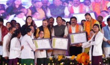 रायपुर : शासन के 2 वर्ष : जनविश्वास से जनकल्याण तक – शासन की जनकल्याणकारी योजनाओं से समग्र विकास की ओर तेजी से आगे बढ़ रहा है छत्तीसगढ़ – मुख्यमंत्री विष्णु देव साय