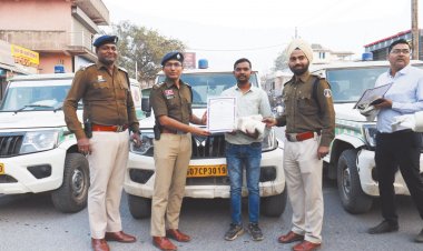 सडक़ सुरक्षा माह में सरगुजा पुलिस का जागरूकता अभियान