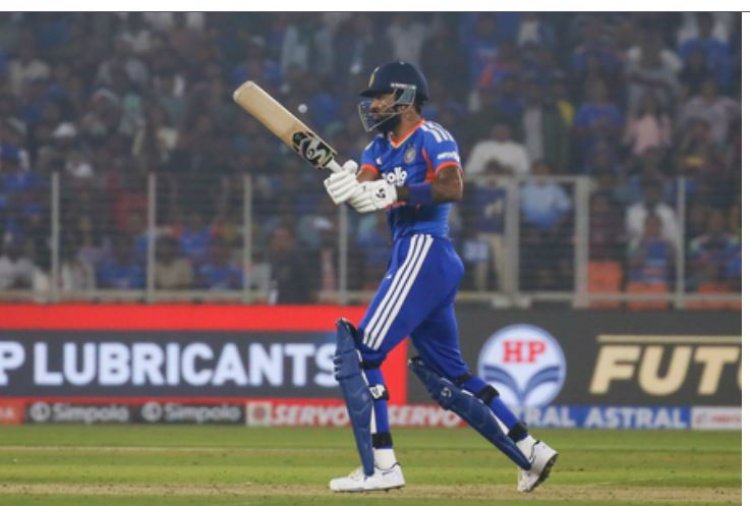 विजय हजारे ट्रॉफी: हार्दिक पांड्या का राजकोट में आया तूफान, लगातार 5 छक्के और 1 चौका लगाकर शतक पूरा किया