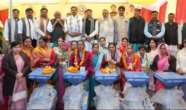 महिलाएं आत्मनिर्भर बनकर देश का नाम करें रोशन : मंत्री श्री कुशवाह