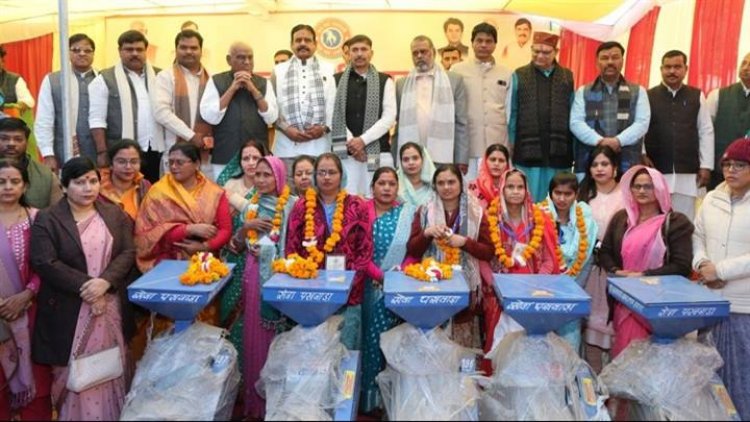 महिलाएं आत्मनिर्भर बनकर देश का नाम करें रोशन : मंत्री श्री कुशवाह