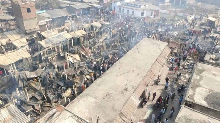 कटिहार में 300 दुकानें जलकर खाक, दुकानदारों ने कर्ज लेकर भरा था लगन का सामान