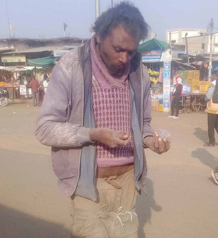 गली गली घूम रहे पागल इंसानों के लिए कोई नही हैं जिम्मेदार